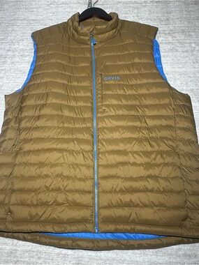Orvis Men’s Khaki Insulated Drift Vest with Blue Accents